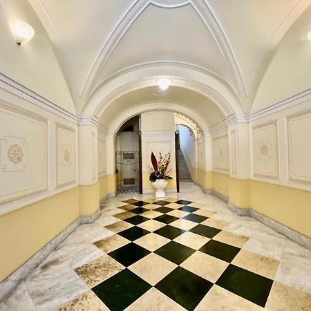 Maison Flores Deluxe Бари Экстерьер фото