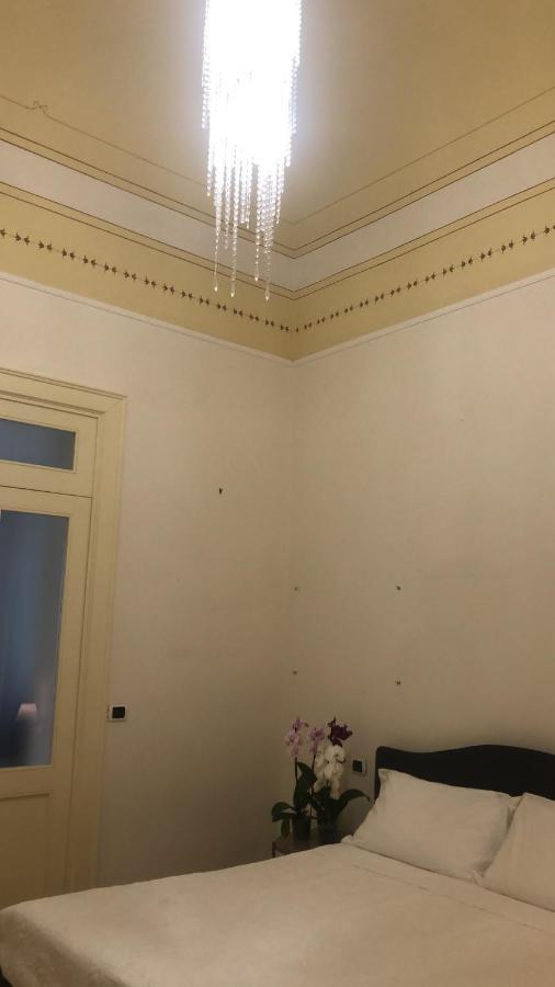 Maison Flores Deluxe Бари Экстерьер фото